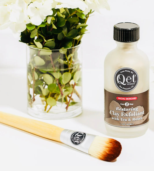 Qet Botanicals Restoring Clay Exfoliant - Green Tea & Roses - Skin of Light 