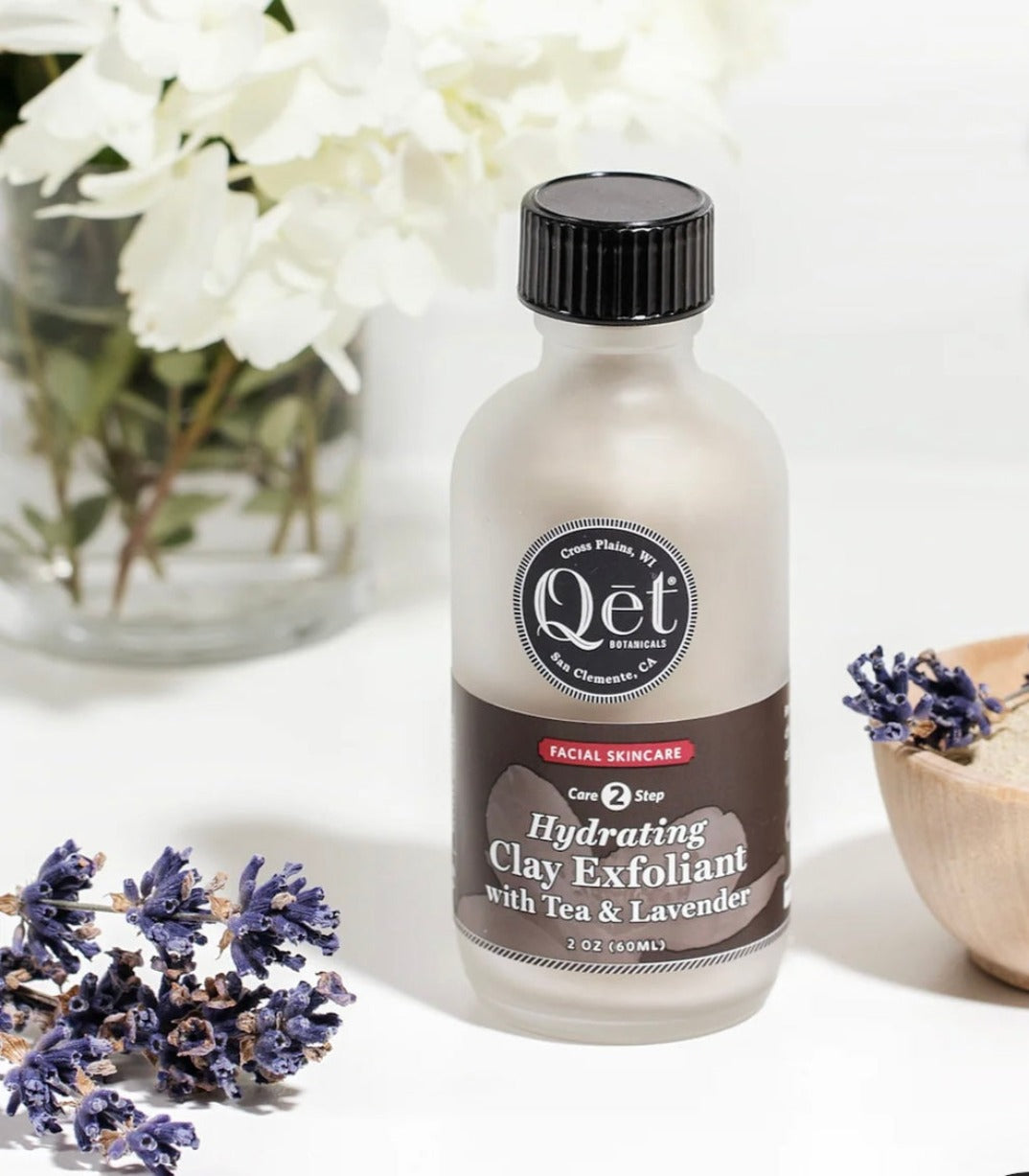 Qēt Botanicals Hydrating Clay Exfoliant with Tea & Lavender